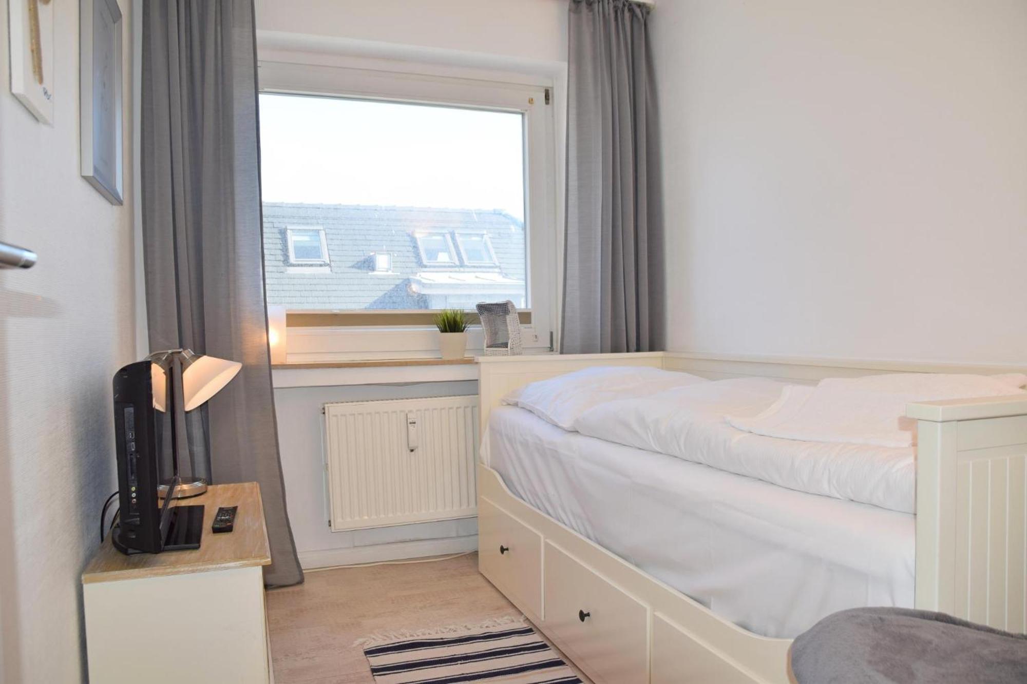 App Seebrise In Westerland Mit Balkon Am Strand Inkl Parkplatz Bagian luar foto